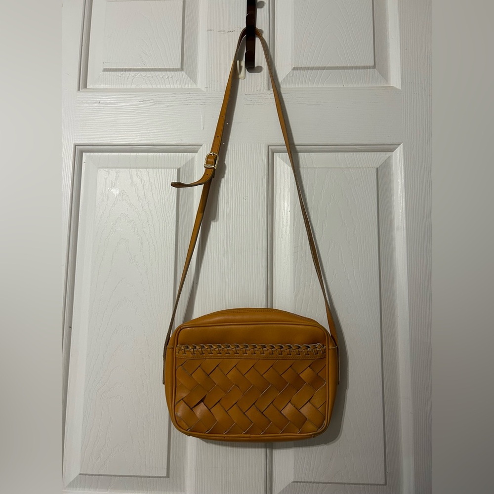 ETIENNE AIGNER Crossbody Leather Bag 80's VTG Weave Design Tan Top Zip Pockets